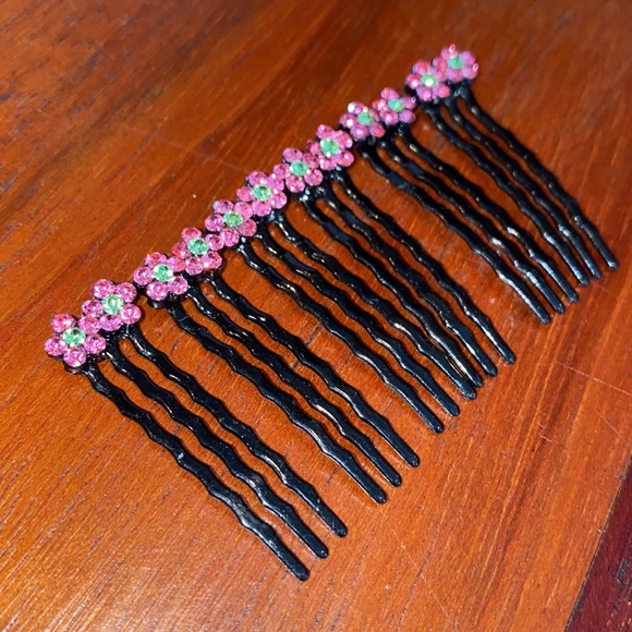 Pink flower barrettes (6-pack) - Picture 2 of 3